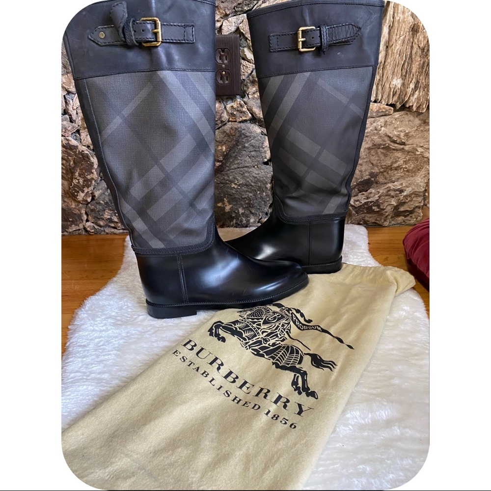 BURBERRY rain boots